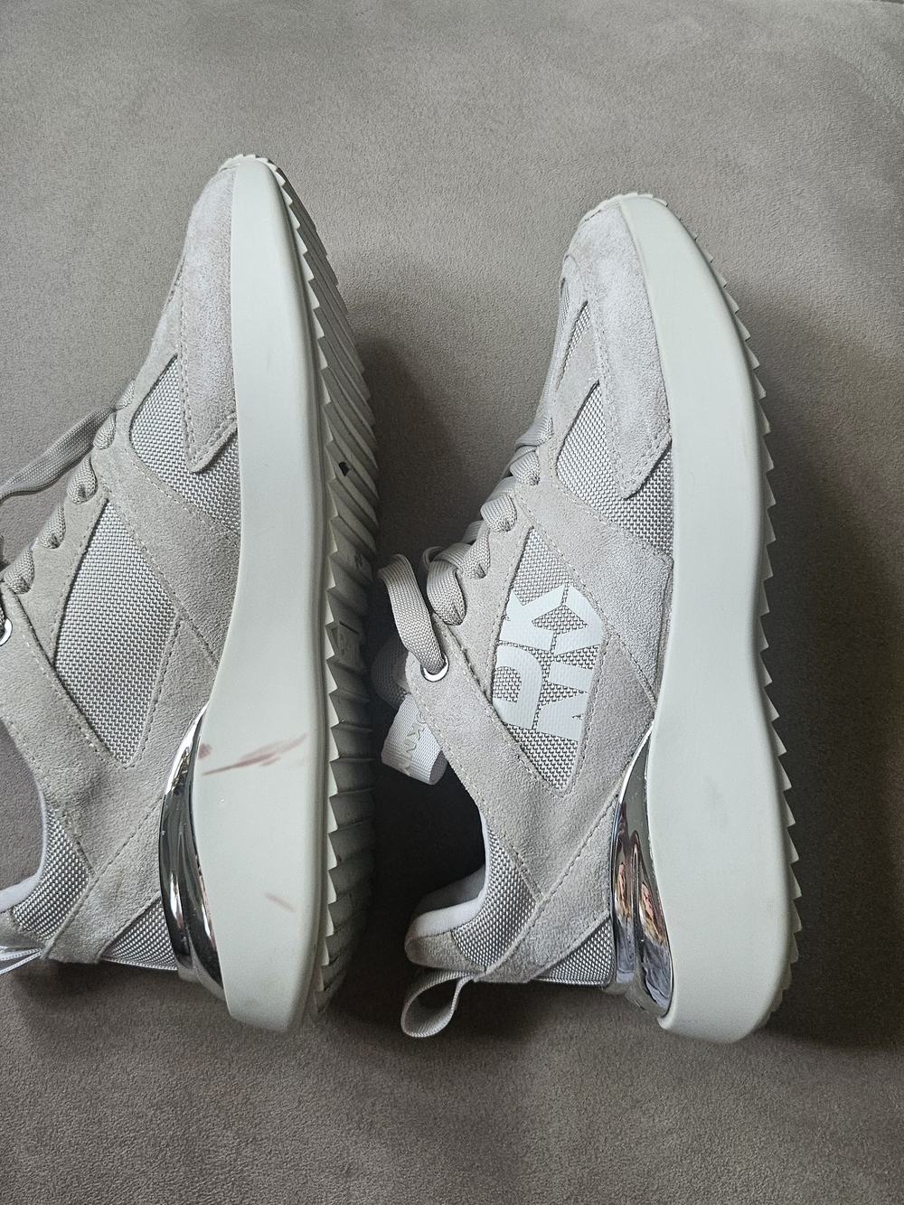 Light Gray Women's Suede & Mesh Sneakers - Fashion Casual